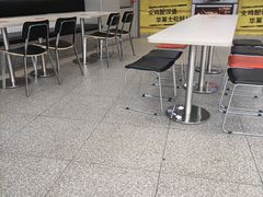 用餐区-华莱士·炸鸡汉堡(簇桥镇店)