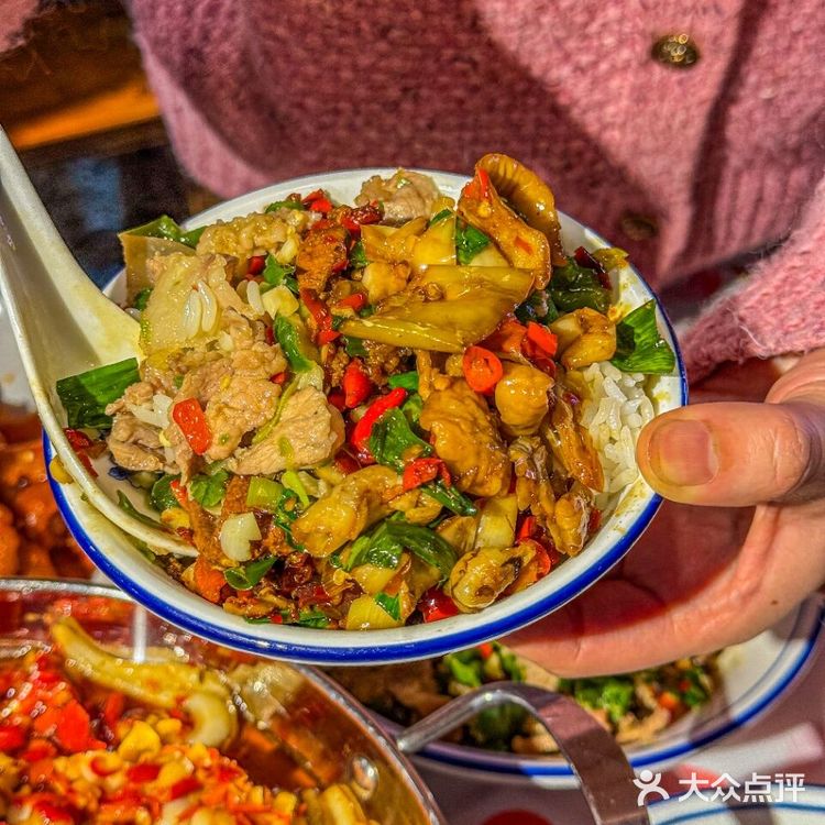 怀化本地朋友推的这家下饭菜真不错！