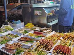 -山野的朋友露营炭火烤肉