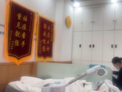 -靓芙泉祛痘.科技美肤连锁