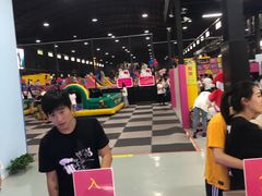 -嘿哟动霸CHUA·新潮玩运动娱乐中心·蹦床滑冰团建乐园