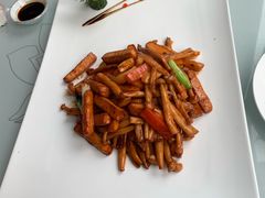 白玉菇炒鱼豆腐-宝宇大连海鲜渔港(金奎大厦店)