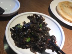 凉拌木耳-吕氏疙瘩汤·海鲜新鲁菜(海州利群店)