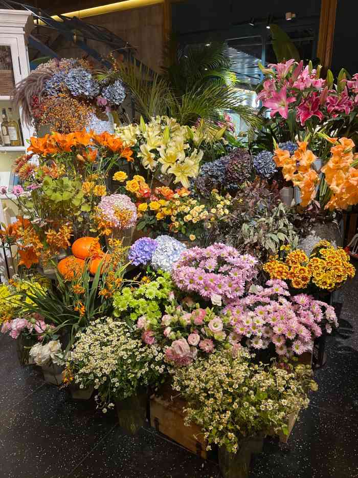 猛虎玫瑰61鲜花西餐厅(鎏嘉码头店)-"去年就种草的餐厅 今年赶着520