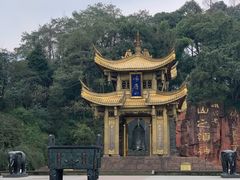 -峨眉山报国寺