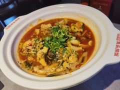 -魏铭鱼头捞饭(晋阳路店)