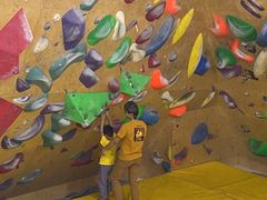 -问山MountQuest攀岩馆