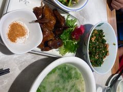 -绿草地·湘菜(酃湖师院店)