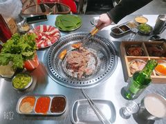 -马路牙子烧烤音乐酒馆(望京店)