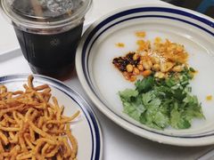 -正南齐北·老街糯米团(洪崖洞店)