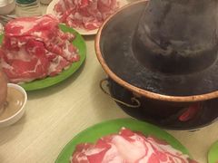 -洞庭洲·防空洞火锅·烧烤·铜锅涮肉(新百广场店)