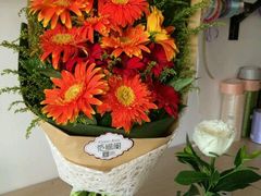 -花间阁鲜花气球连锁(两路口上清寺急市救中心店)