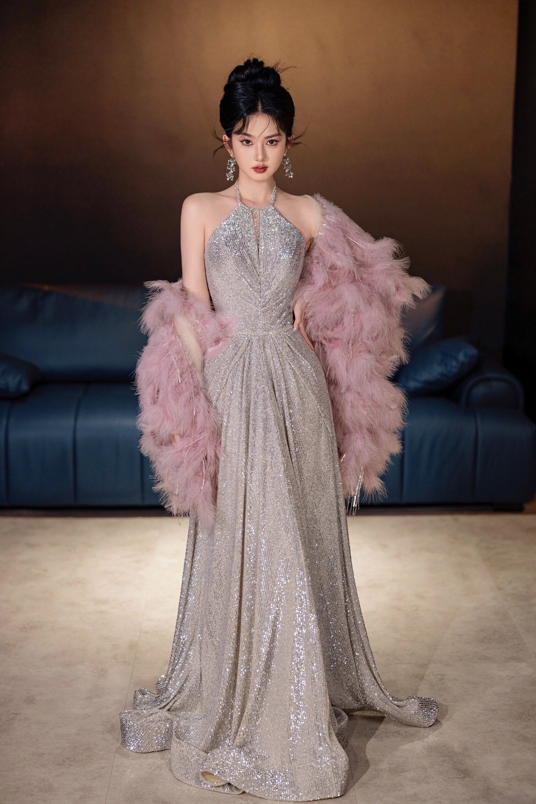 新款高定礼服即将到店