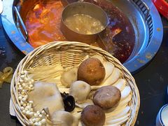 -醉董牛川派鲜肉自选火锅(烟台店)