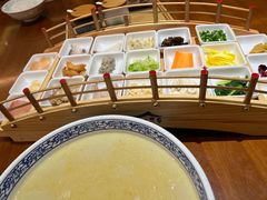 -香麒园·过桥米线·南湖雅宴