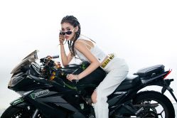 -onlygirl摄影美学馆高端定制(江滩店)