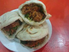 牛肉夹馍-代四孃牛华豆腐脑美味小食(总店)