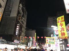 -六合夜市
