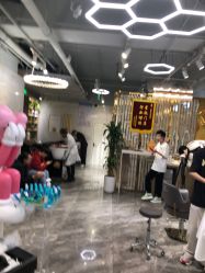 点击看大图 -容萨美业·美容美发