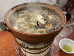 炭炉果鸡煲-威邵鸡煲(西华路总店)