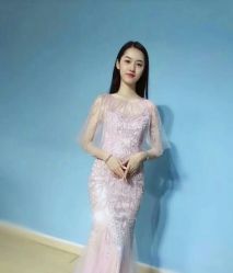 -觅白婚纱礼服馆