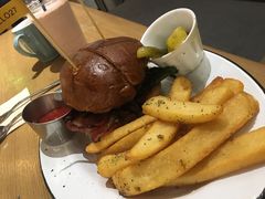 -HELLO 27 意面·沙拉·帕尼尼