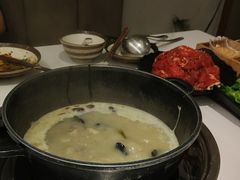-汤宴·参须肚包鸡(南京路店)