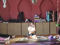 -威思丽高温瑜伽会馆