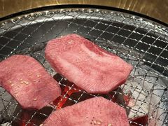 -山川小町·极番烧肉(新地假日广场店)