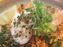 牛油果三文鱼波蛋谷物碗-gaga(深圳南山益田假日广场店)