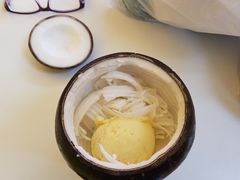-志龙皇冠吃货椰子铺