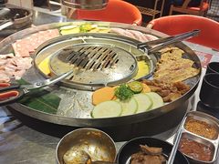 -哈哈碳都·牛肋条无限自助烤肉(台江万达店)