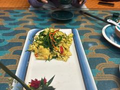 -三江源美食城