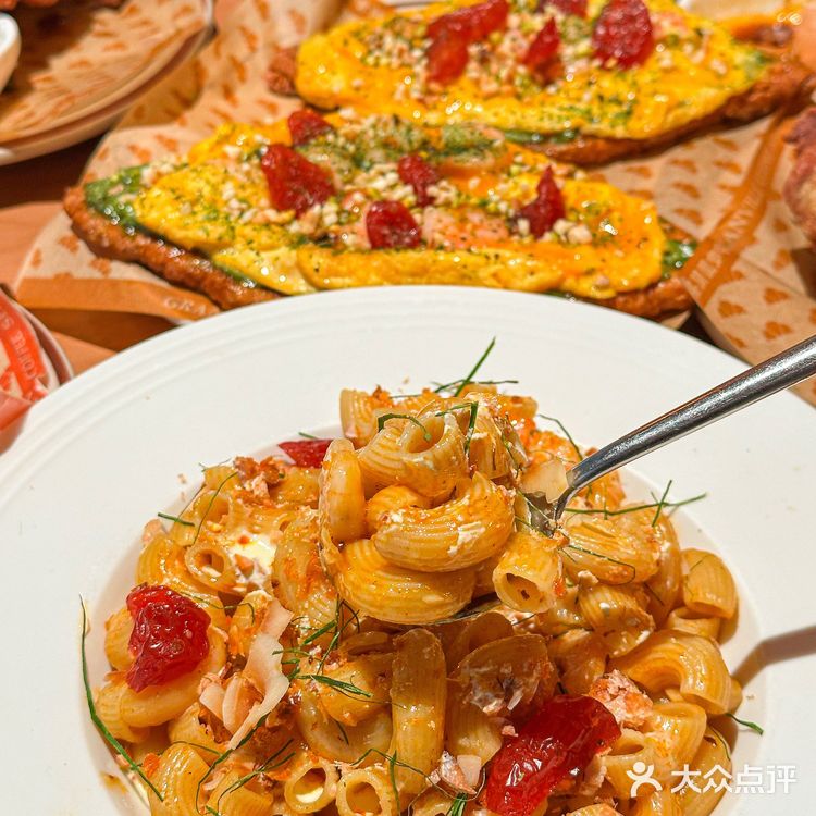 广州首家！！！滑蛋虾仁扁可颂好好吃！