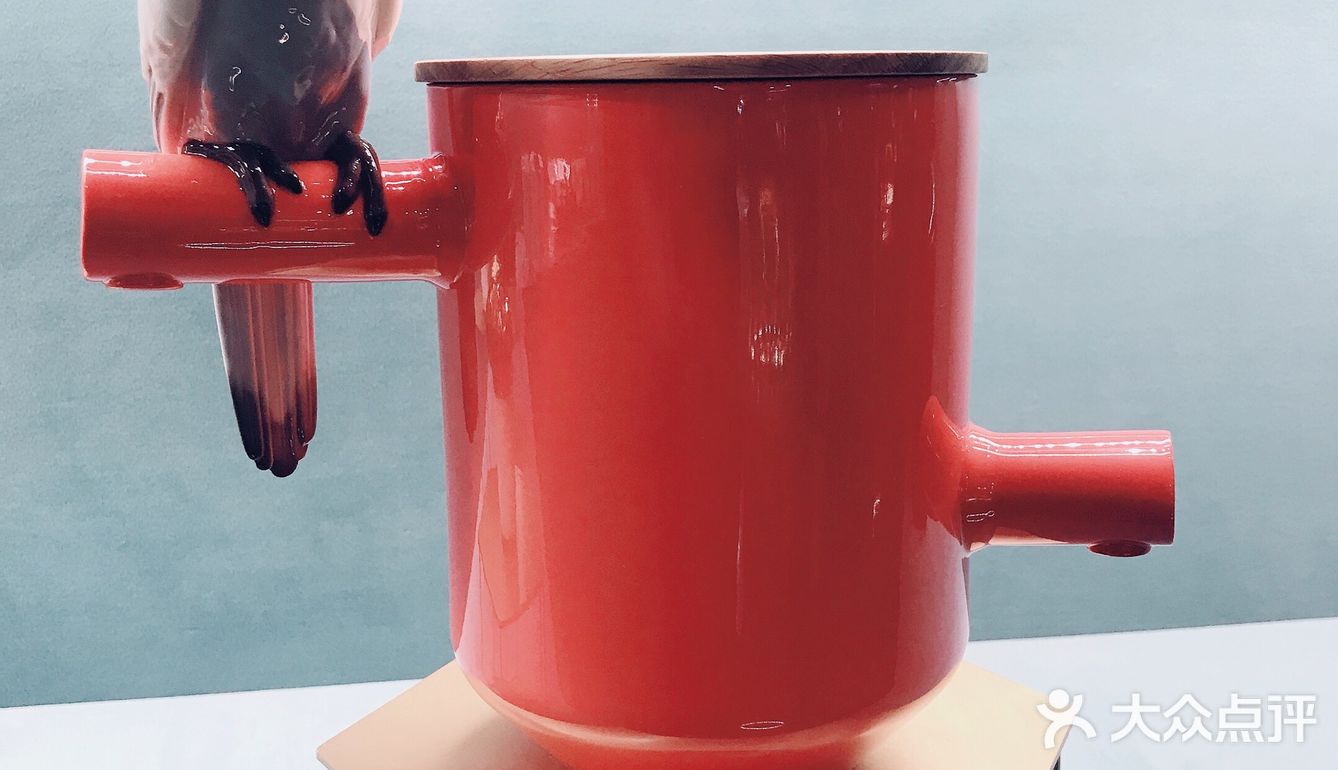 刚在SKP开店的6knows 香氛集成店又在国贸商城