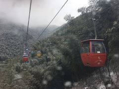 -浙东第一尖雪山欢乐谷