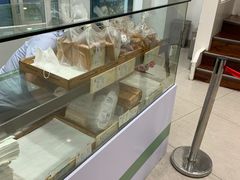面包甜点陈列柜-上海哈尔滨食品厂(淮海中路店)