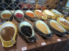 -悦牧·酸汤牛肉火锅(沃尔玛店)