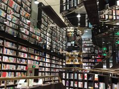 -钟书阁(群光广场店)