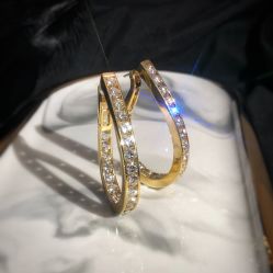 -威德钻石-克拉钻大本营(南京东路店)