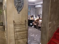 -HIGH FIVE哈福手工汉堡(桂林路店)