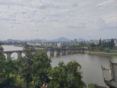 -披云山庄
