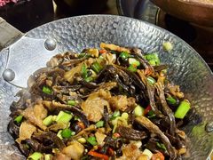 -雀舞云南菜(天津天河城购物中心店)