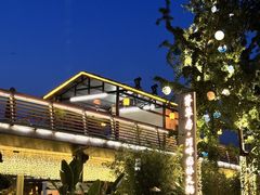 -茅草房·河畔园林火锅