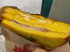 芝香火腿蛋三明治-Tims天好咖啡·贝果(东方广场店)