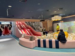 -奈尔宝家庭中心·亲子餐厅(北京东坝万达店)