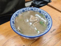 -罗卜李包子羊肉汤