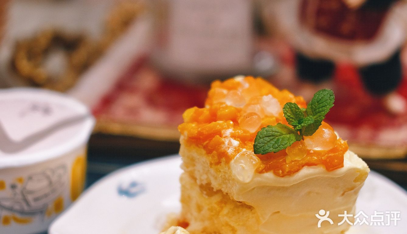 罗森的三角蛋糕切成3片