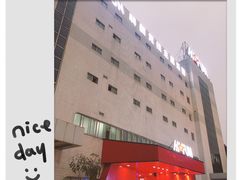 -嗨翻Hi-Fun竞技主题乐园·蹦床亲子生日轰趴(国光1937店)