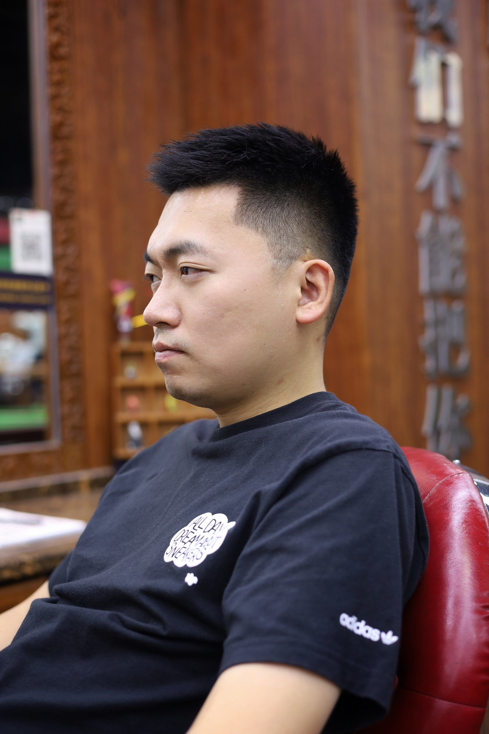 今日发型分享
发型:凌乱前刺
发质:粗硬发质 细软